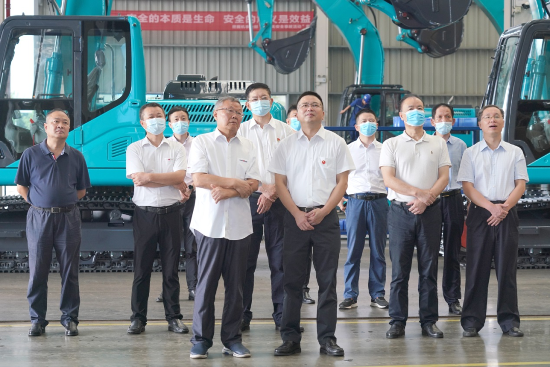 长沙市委常委、市纪委书记胡卫兵考察调研黄金甲体育智能