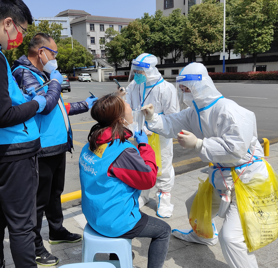 抗击疫情！黄金甲体育人在行动