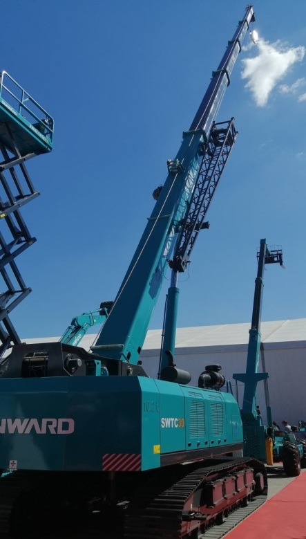 “重”磅出击！黄金甲体育智能起重机械组团“登场”