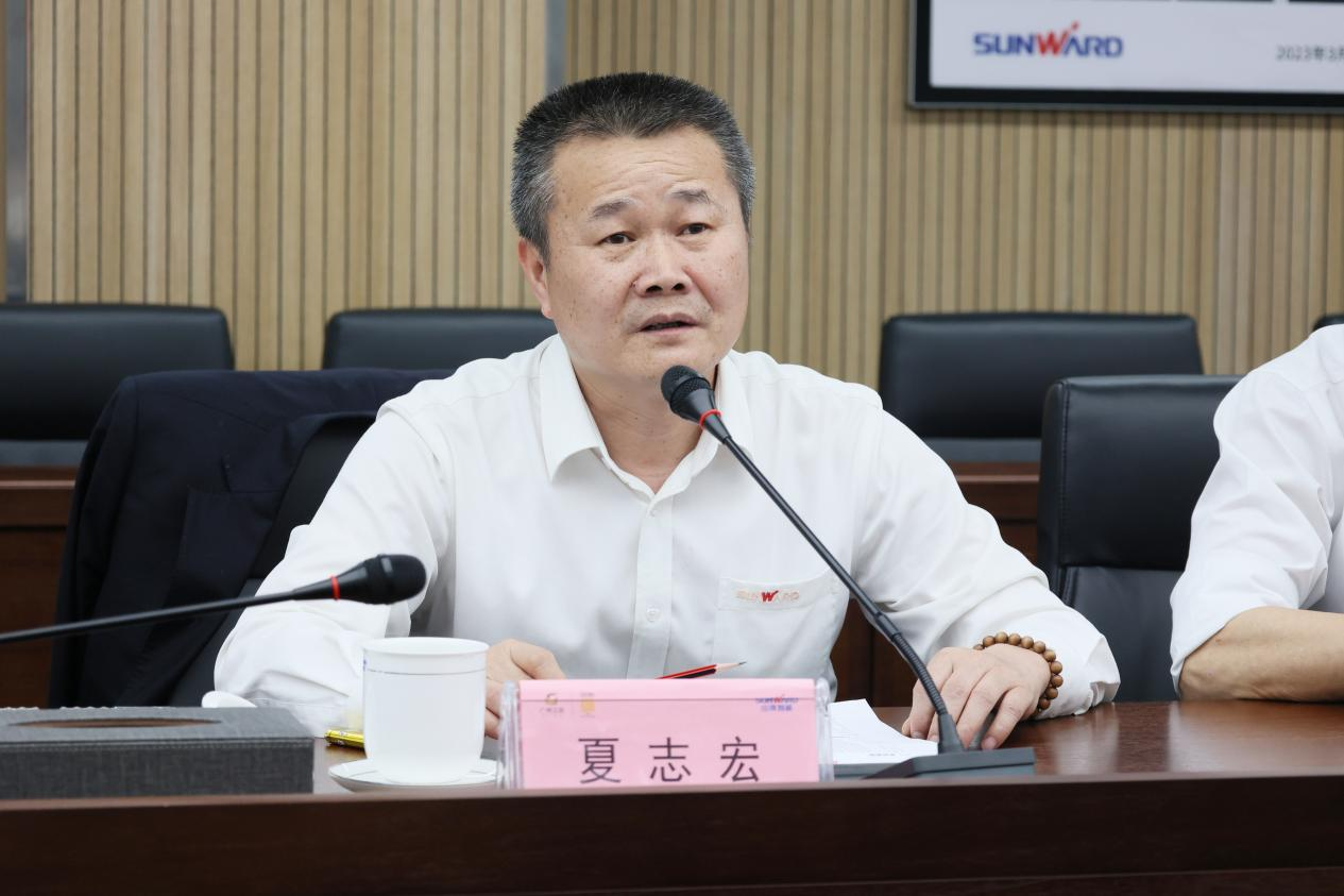 湖南钢铁集团党委书记、董事长李建宇到黄金甲体育智能调研交流